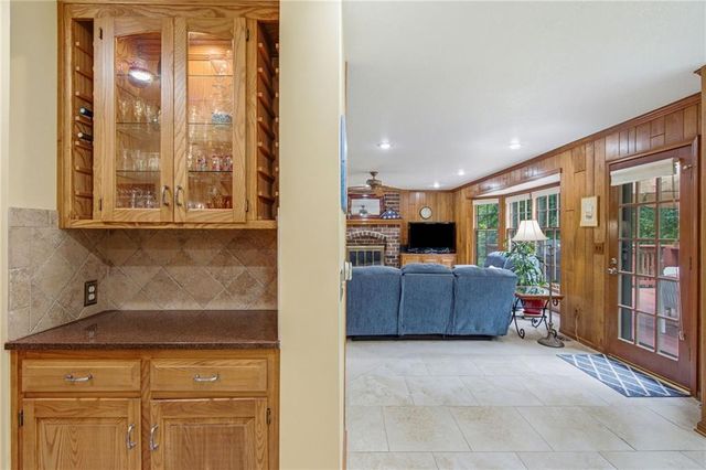 8412 W 116th Terrace, Overland Park, KS 66210