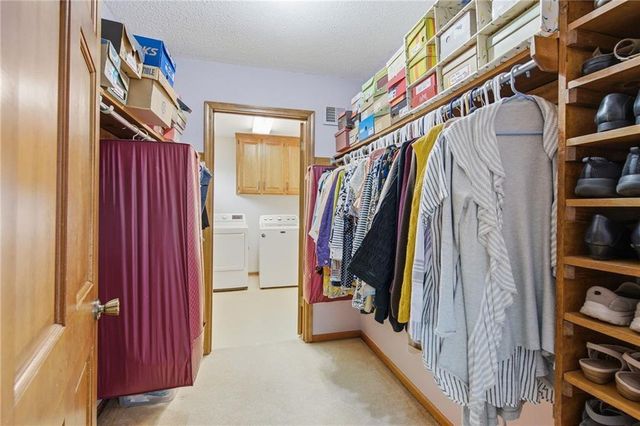 8412 W 116th Terrace, Overland Park, KS 66210
