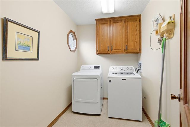 8412 W 116th Terrace, Overland Park, KS 66210