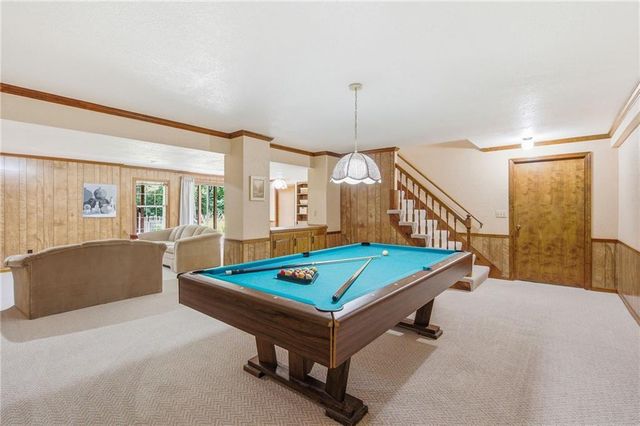 8412 W 116th Terrace, Overland Park, KS 66210