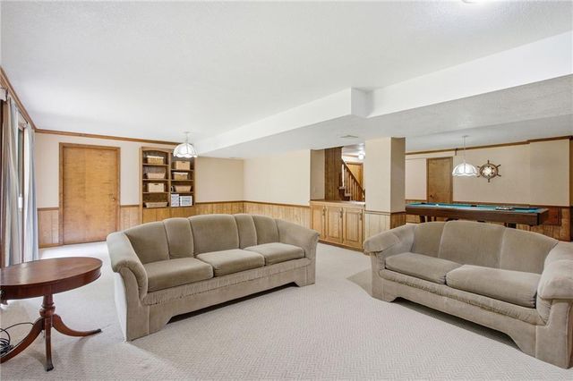 8412 W 116th Terrace, Overland Park, KS 66210