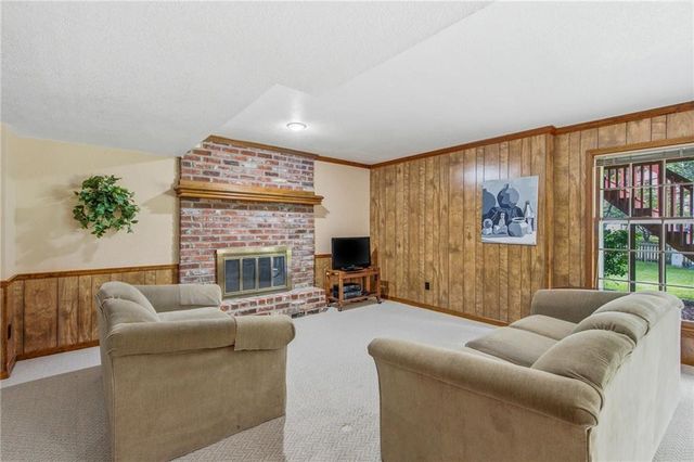 8412 W 116th Terrace, Overland Park, KS 66210