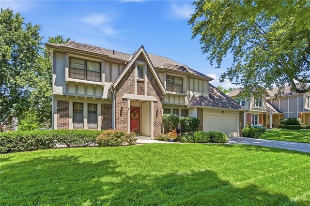 8412 W 116th Terrace, Overland Park, KS 66210