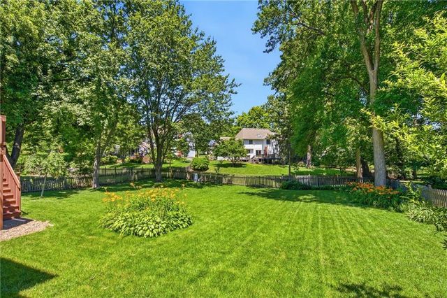 8412 W 116th Terrace, Overland Park, KS 66210