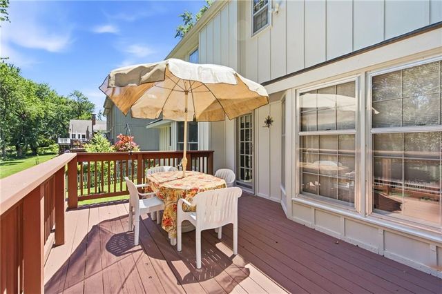 8412 W 116th Terrace, Overland Park, KS 66210