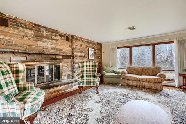 1 GUNPOWDER RD, Glen Arm, MD 21057