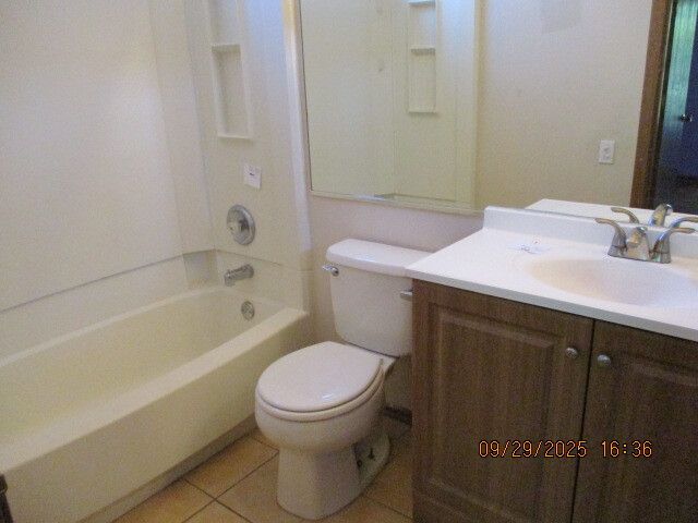 1333 Belle Haven Drive, Grayslake, IL 60030