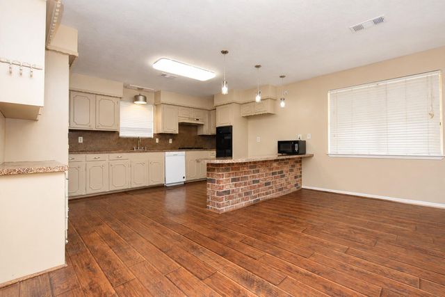 5723 Fm 2100 Road, Crosby, TX 77532