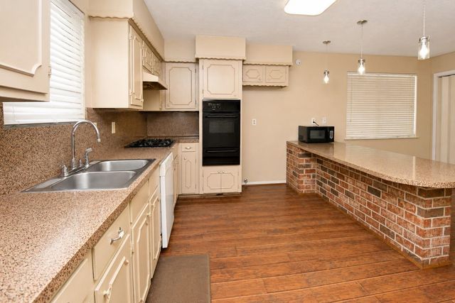 5723 Fm 2100 Road, Crosby, TX 77532