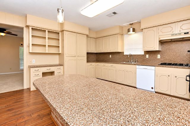 5723 Fm 2100 Road, Crosby, TX 77532