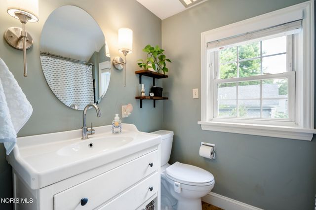 420 E 6th Street, Perrysburg, OH 43551