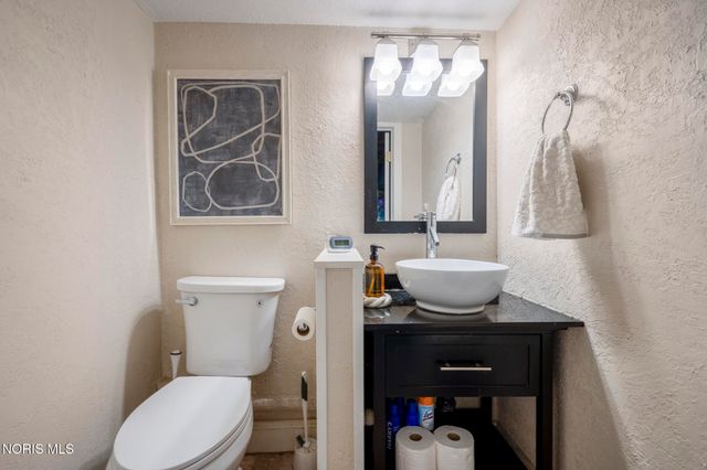 420 E 6th Street, Perrysburg, OH 43551