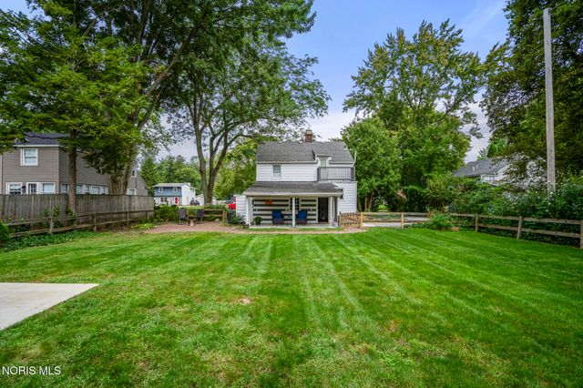 420 E 6th Street, Perrysburg, OH 43551