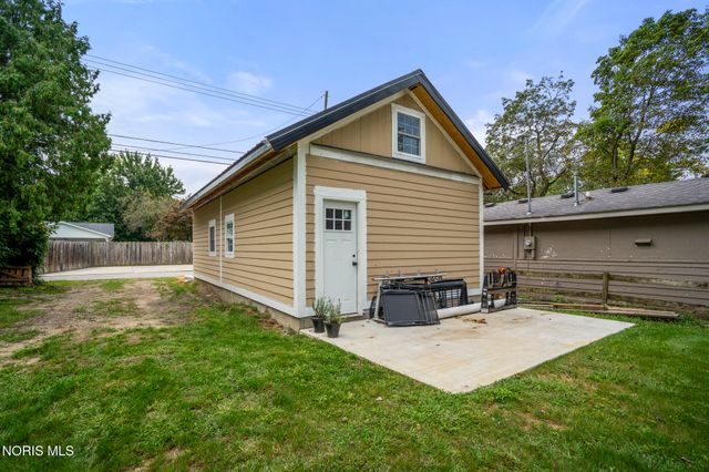 420 E 6th Street, Perrysburg, OH 43551