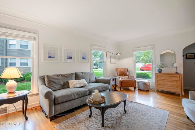 420 E 6th Street, Perrysburg, OH 43551
