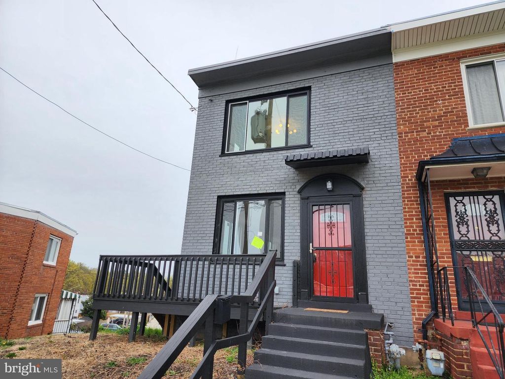 1261 GALLATIN ST NE, Washington, DC 20017