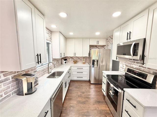 30586 PRESTWICK AVE, Mount Plymouth, FL 32776