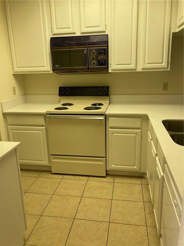 806 W 24th ST 218, Austin, TX 78705