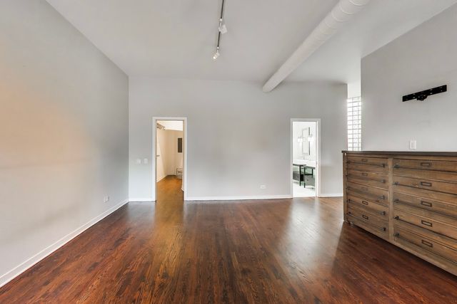503 N Wells Street 3, Chicago, IL 60654
