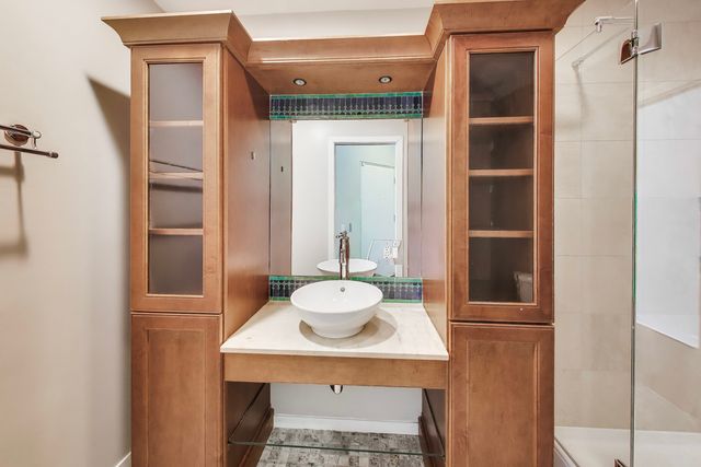 503 N Wells Street 3, Chicago, IL 60654