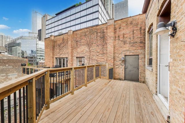 503 N Wells Street 3, Chicago, IL 60654
