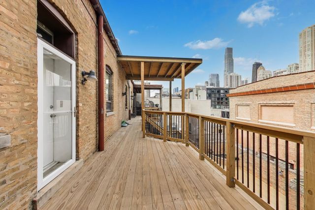 503 N Wells Street 3, Chicago, IL 60654