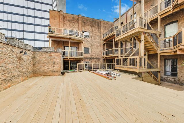 503 N Wells Street 3, Chicago, IL 60654