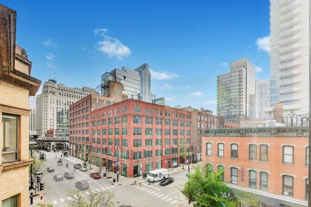 503 N Wells Street 3, Chicago, IL 60654