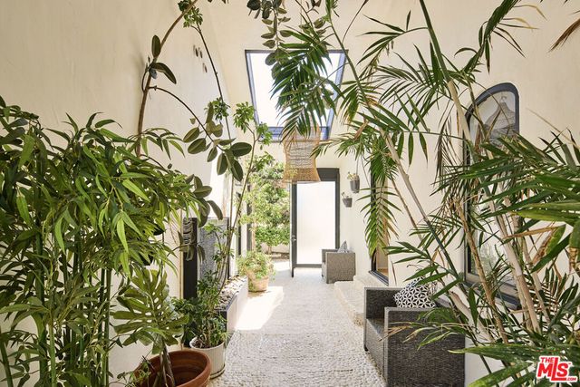 2266 Cold Canyon Road, Calabasas, CA 91302