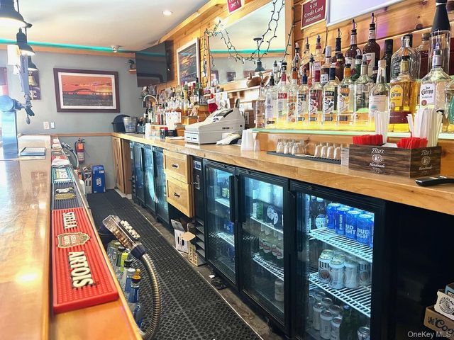 10 Hawley Avenue, West Islip, NY 11795