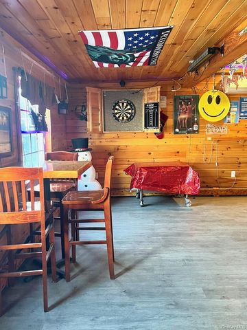 10 Hawley Avenue, West Islip, NY 11795