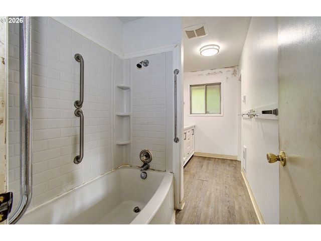 700 Nw 80TH St, Vancouver, WA 98665