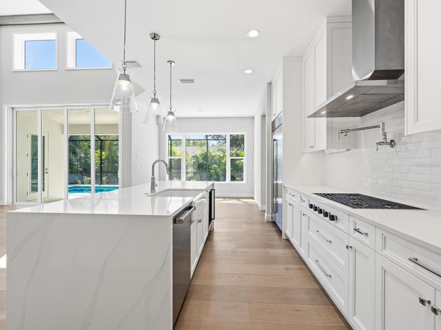 1876 MAGNOLIA STREET, Sarasota, FL 34239