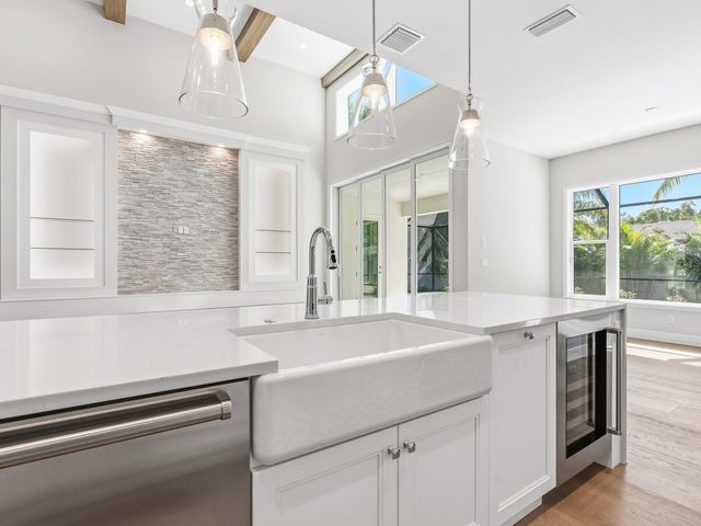 1876 MAGNOLIA STREET, Sarasota, FL 34239