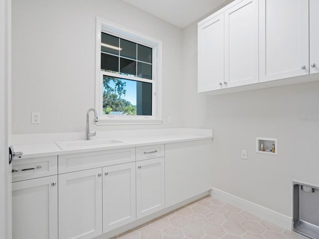 1876 MAGNOLIA STREET, Sarasota, FL 34239