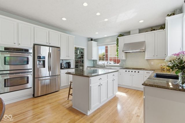 3868 Castle Rock Drive, Zionsville, IN 46077