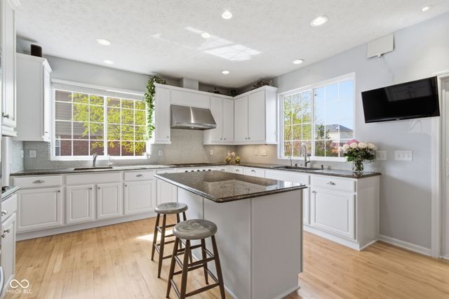 3868 Castle Rock Drive, Zionsville, IN 46077