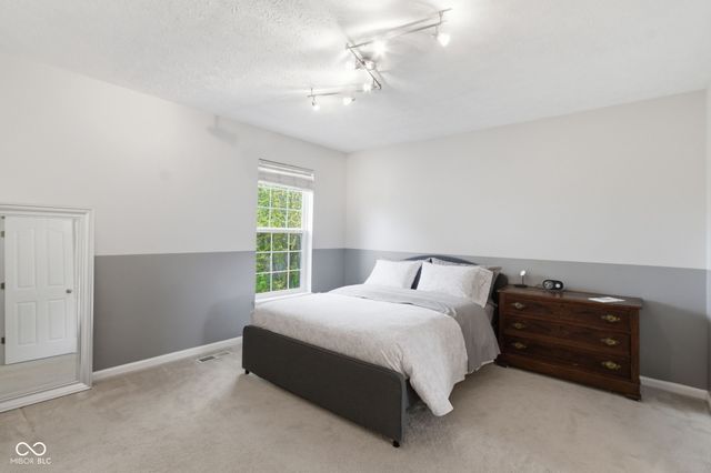 3868 Castle Rock Drive, Zionsville, IN 46077