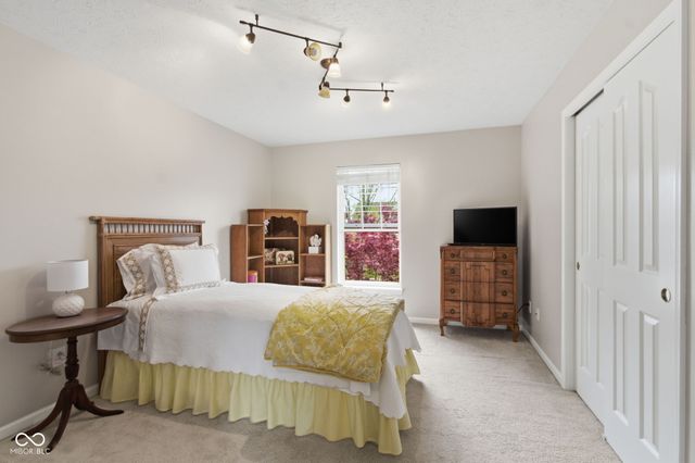 3868 Castle Rock Drive, Zionsville, IN 46077