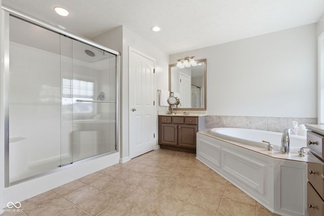 3868 Castle Rock Drive, Zionsville, IN 46077