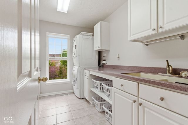 3868 Castle Rock Drive, Zionsville, IN 46077