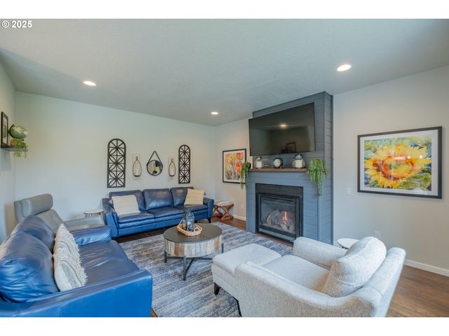 405 Nw JUNIPER Ln, Albany, OR 97321