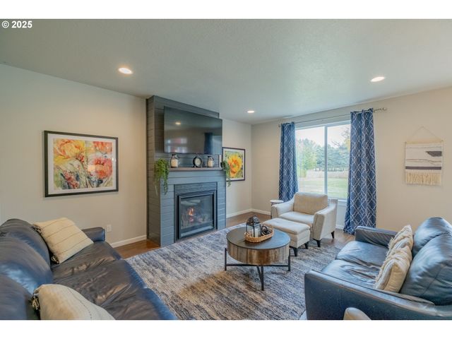 405 Nw JUNIPER Ln, Albany, OR 97321