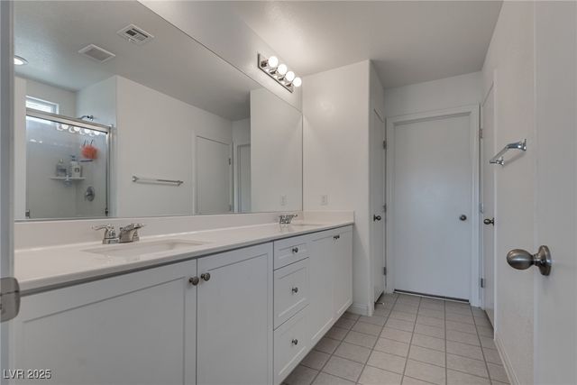 5256 Sherwood Forest Lane, Las Vegas, NV 89122