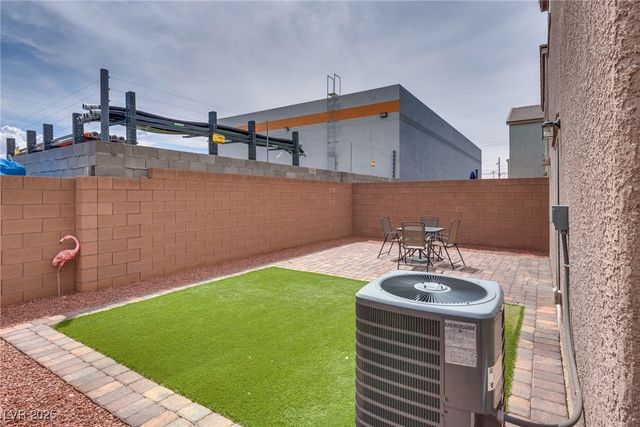 5256 Sherwood Forest Lane, Las Vegas, NV 89122