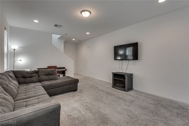 5256 Sherwood Forest Lane, Las Vegas, NV 89122