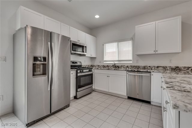 5256 Sherwood Forest Lane, Las Vegas, NV 89122