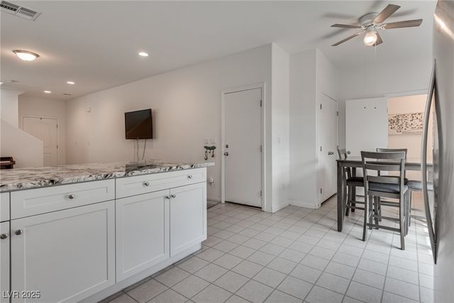 5256 Sherwood Forest Lane, Las Vegas, NV 89122