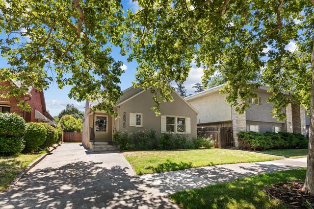 2625 27th St, Sacramento, CA 95818
