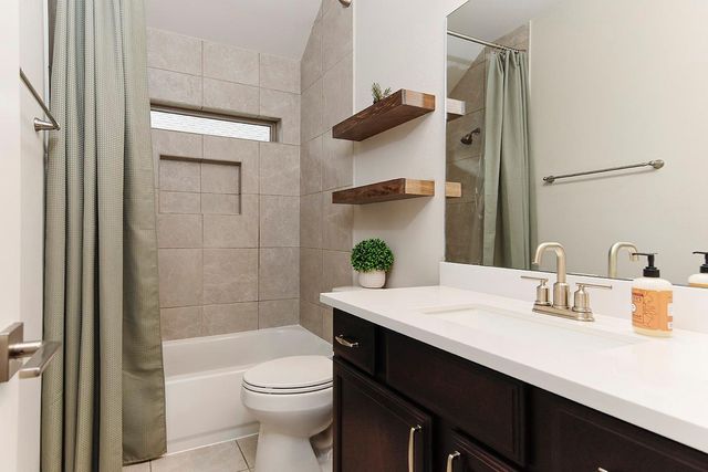 249 Trapper Creek Drive, Conroe, TX 77304